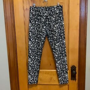 Fabletics Mid Rise Powerhold Salar Legging